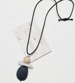 Pebbles necklace Black